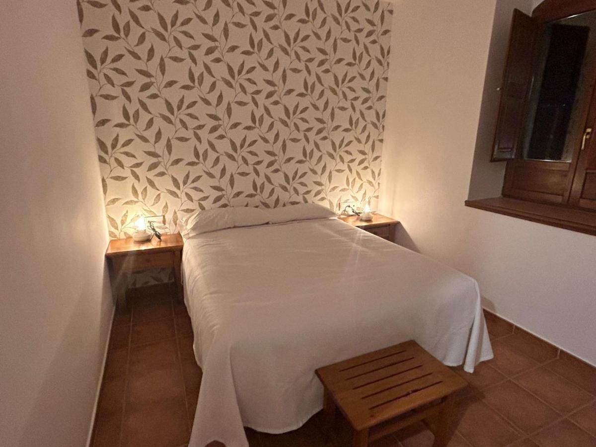 Hostal Villa El Colmenar Mombeltrán Buitenkant foto