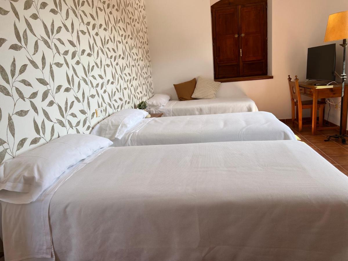 Hostal Villa El Colmenar Mombeltrán Buitenkant foto